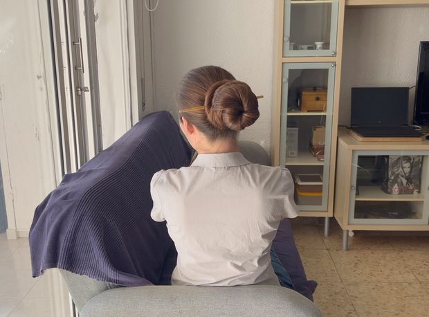 VIDEO - Thick and elegant hair bun display