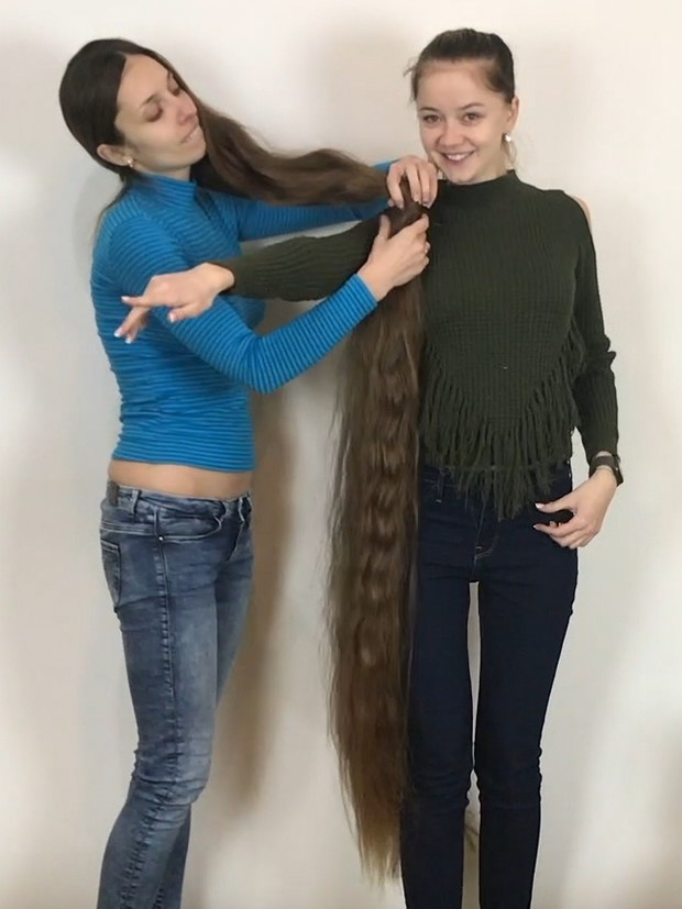 VIDEO - Longer than floor length