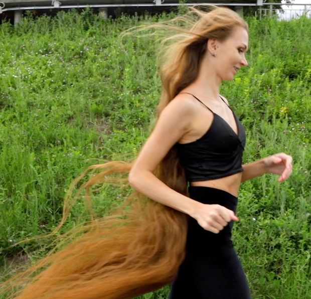 VIDEO - Perfect outdoor hair display