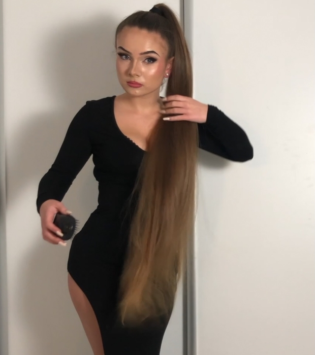 VIDEO - Super elegant ponytail display