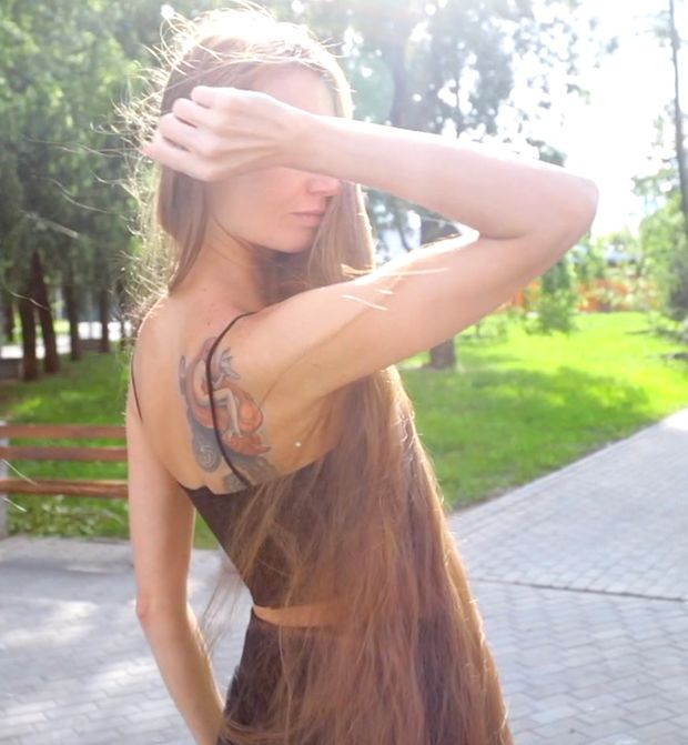 VIDEO - Perfect outdoor hair display