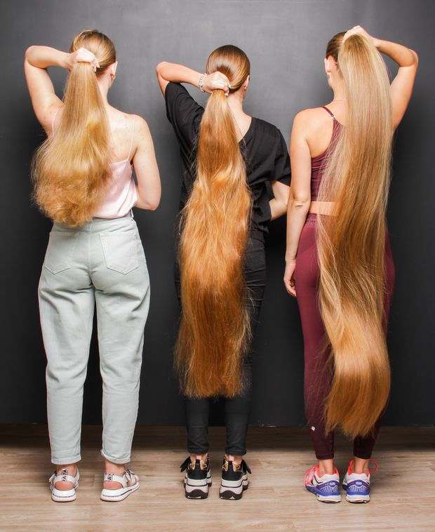 PHOTO SET - Triple long hair in motion photoshoot