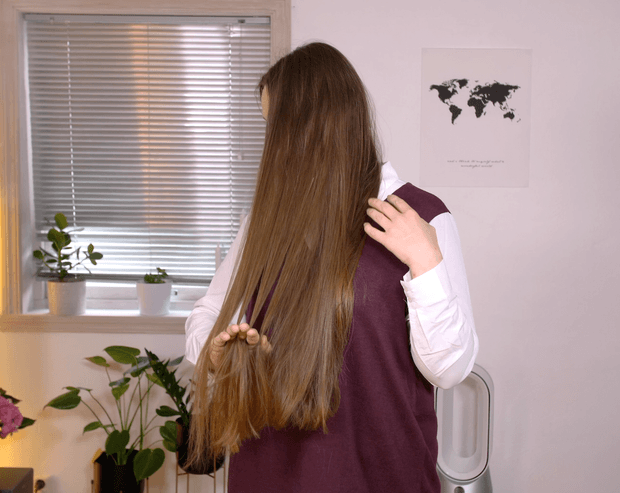 VIDEO - Veronica&#x27;s hair oiling