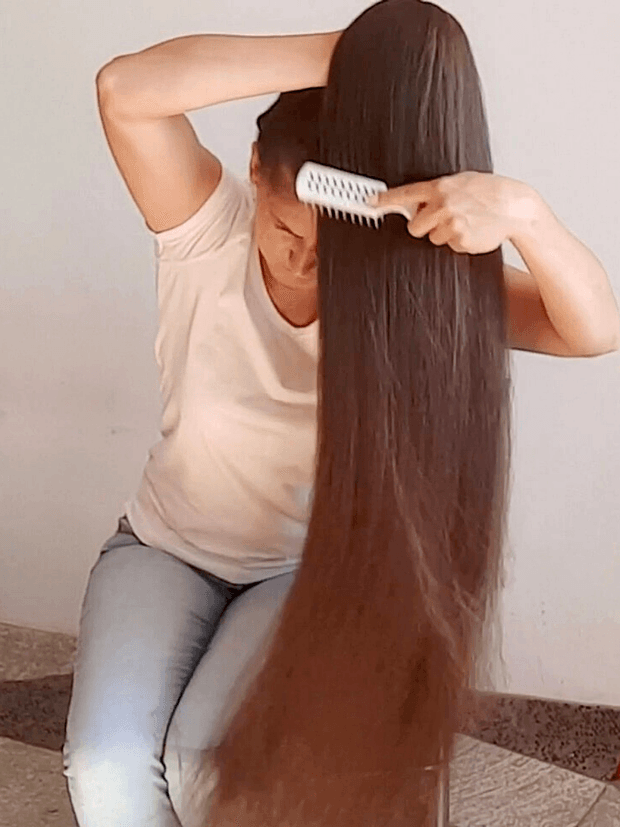 VIDEO - Parting, brushing and hairstyles