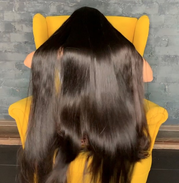 VIDEO - Very thick and long hair covering