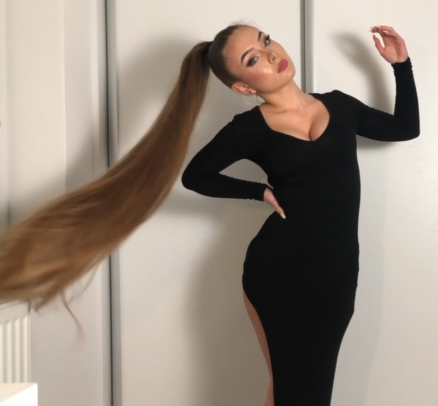 VIDEO - Super elegant ponytail display