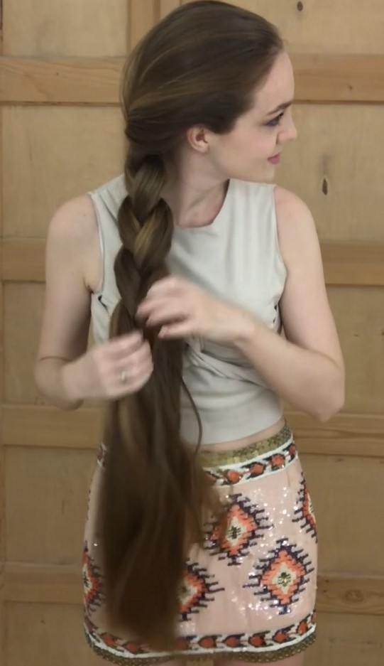 VIDEO - Covered in hair