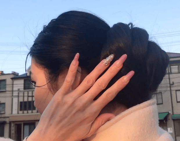 VIDEO - Floor length hair in public 2
