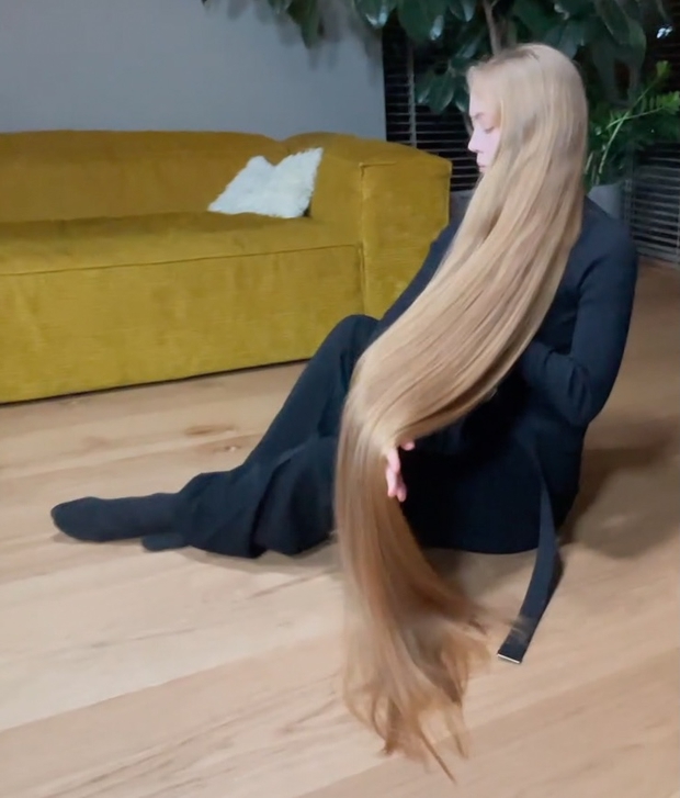 VIDEO - Sara Shoot 2021 Behind The Scenes