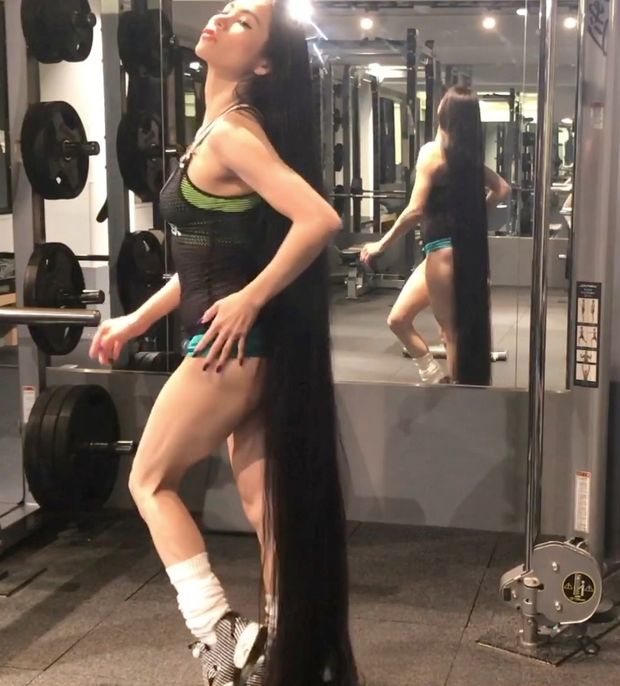 VIDEO - The longest hair at the gym