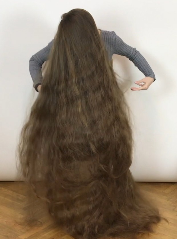 VIDEO - Hiding in hair
