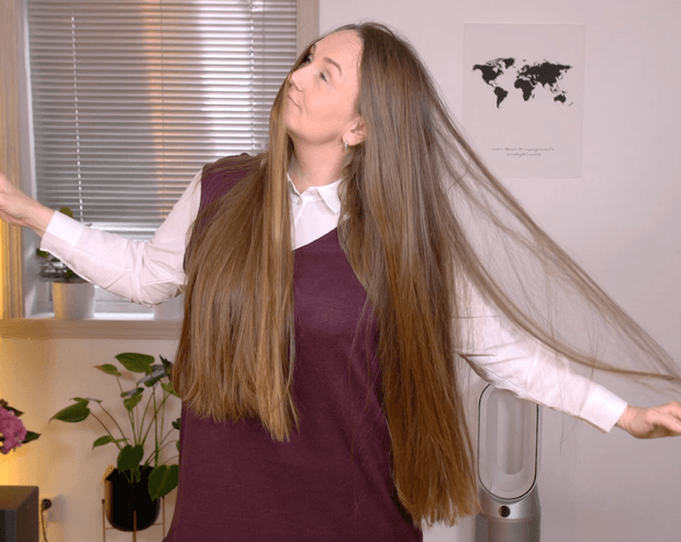 VIDEO - Veronica&#x27;s hair oiling