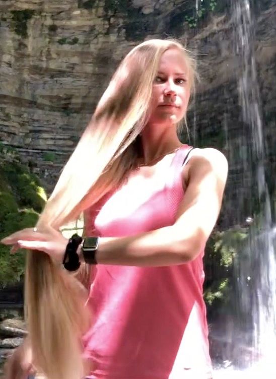 VIDEO - Beautiful summer, beautiful hair