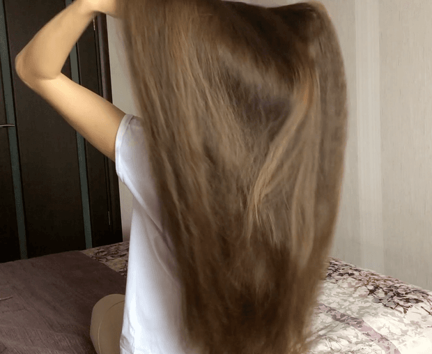 VIDEO - Kristina&#x27;s soft hair