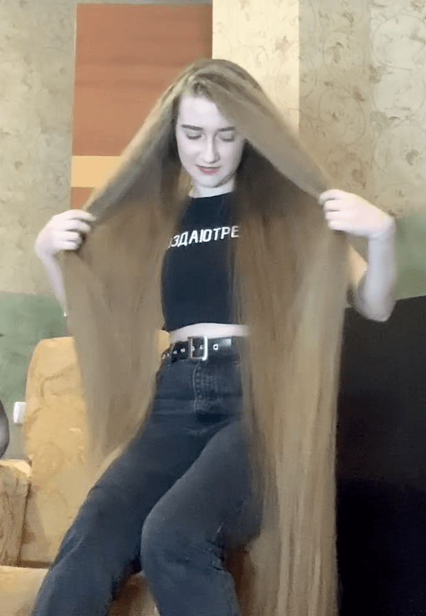 VIDEO - Soft, silky blonde knee length hair