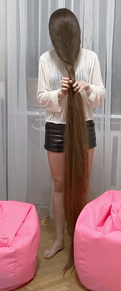 VIDEO - Endless fun with endless hair