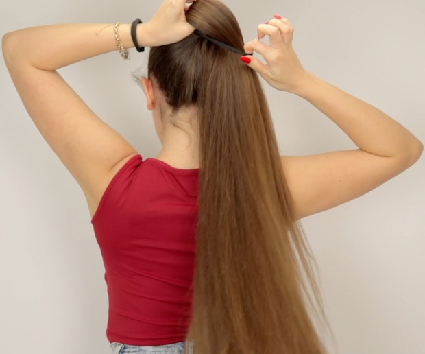 VIDEO - Massive ponytail and thick pigtails