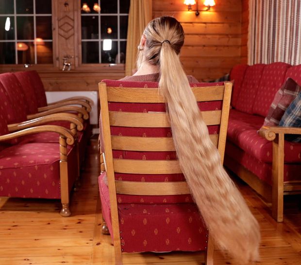 VIDEO - Perfect wavy ponytail sliding