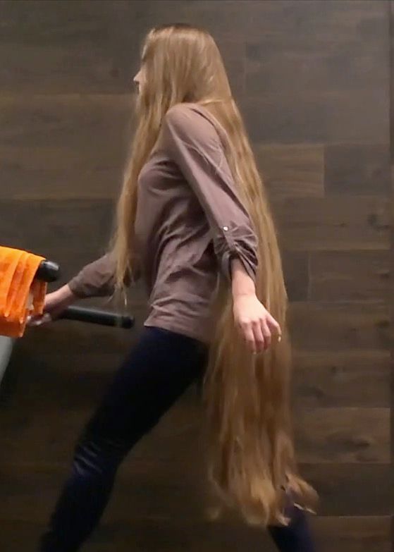 VIDEO - Treadmill Rapunzel