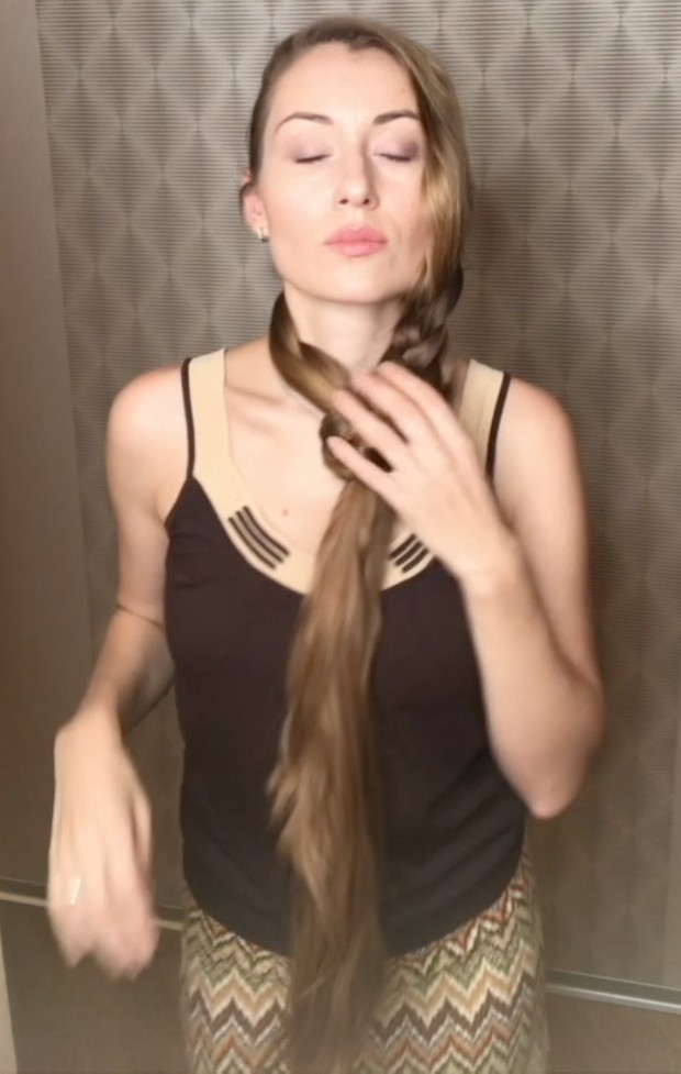 PHONE VIDEO - Katerina&#x27;s hair display
