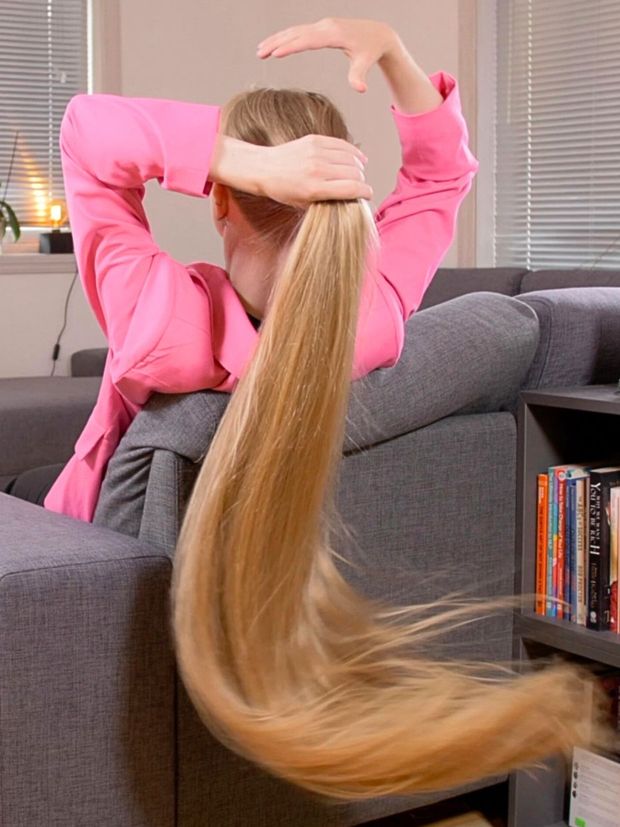 VIDEO - Extreme blonde bun elegance