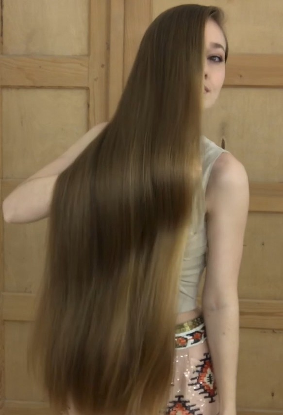 VIDEO - Covered in hair