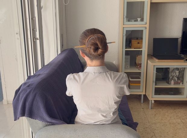 VIDEO - Thick and elegant hair bun display