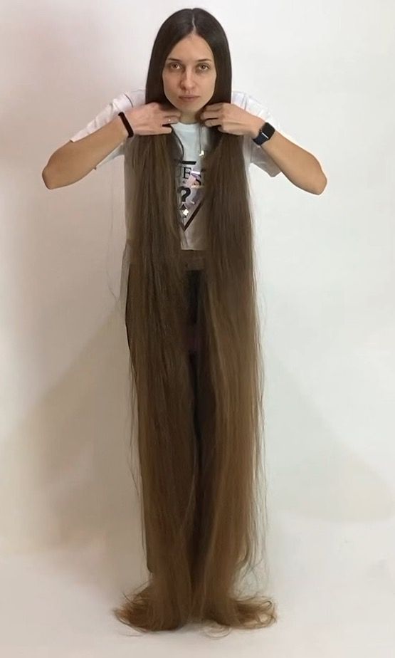 VIDEO - The DEFINITION of perfect long hair