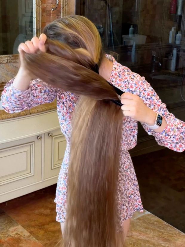 VIDEO - Extreme super thick and long hair