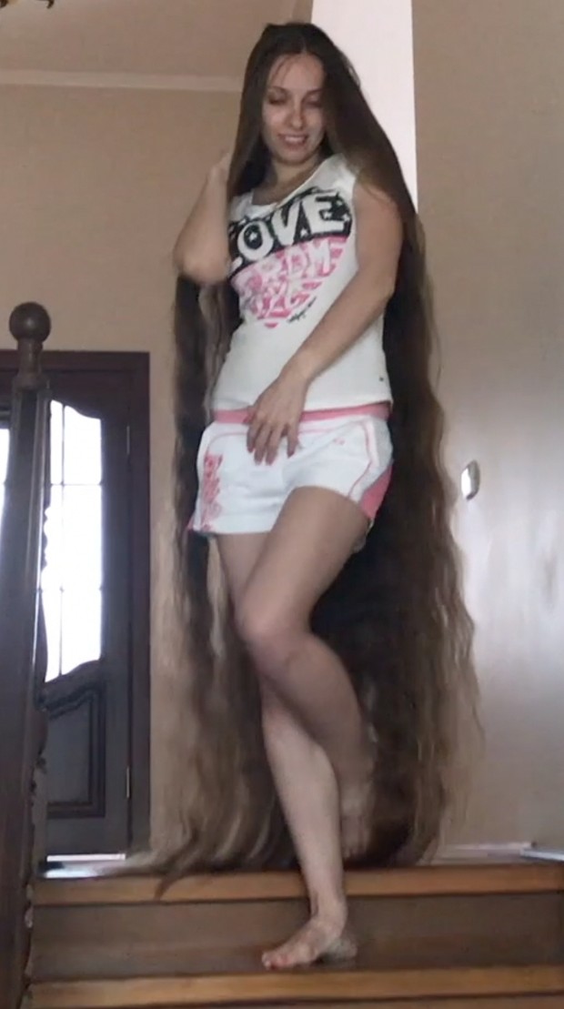 VIDEO - Hair stair