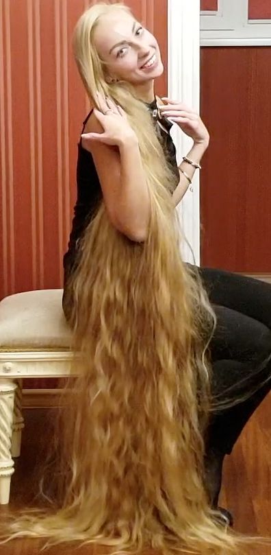 VIDEO - Alena = Perfect, long hair