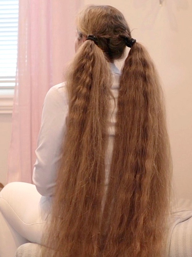 VIDEO - Siri&#x27;s pigtails by Karoline