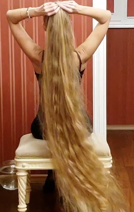 VIDEO - Alena = Perfect, long hair