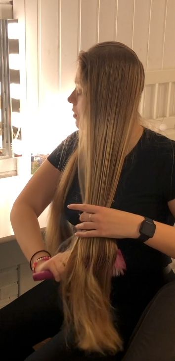 VIDEO - Theresa&#x27;s wet hair