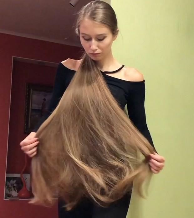 VIDEO - The ultimate ponytails