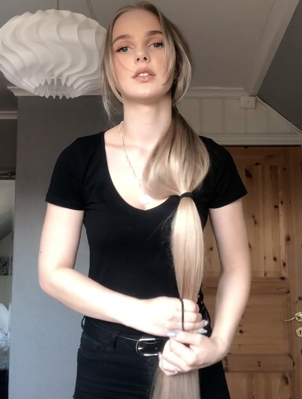 VIDEO - Victoria&#x27;s ponytail