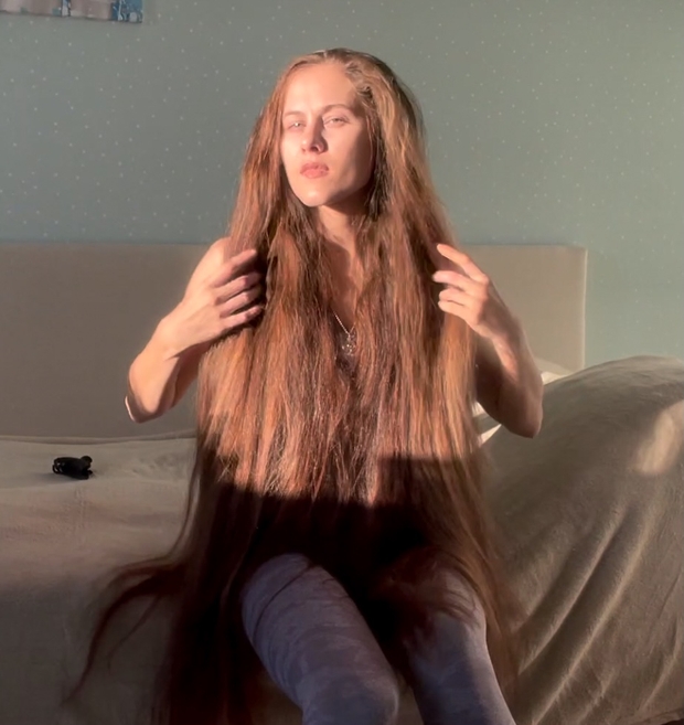 VIDEO - Kristina&#x27;s hair display show