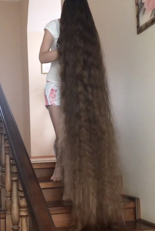 VIDEO - Hair stair