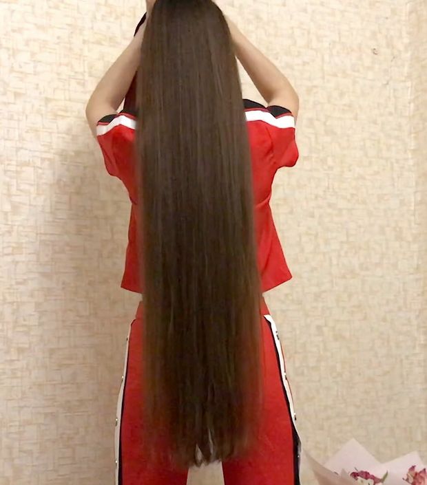 VIDEO - Elmira&#x27;s folded hair