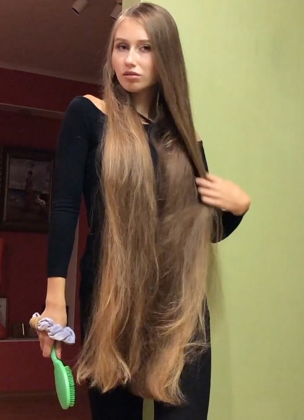 VIDEO - The ultimate ponytails