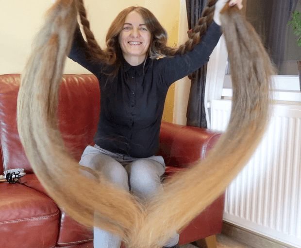 VIDEO - The longest braids you&#x27;ve ever seen