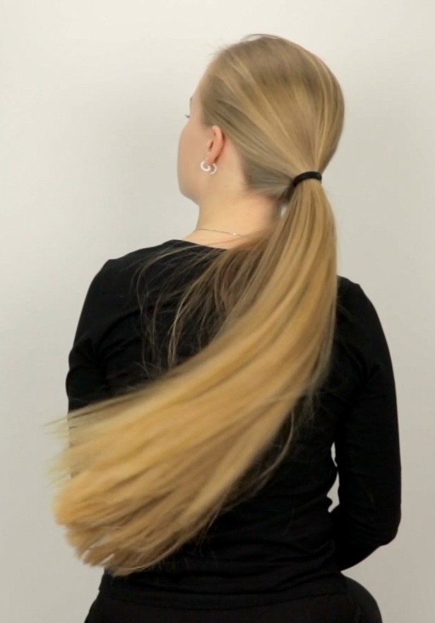 VIDEO - Pigtails, ponytails and folded hair
