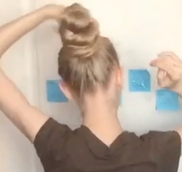 VIDEO - Brush, bun, braid