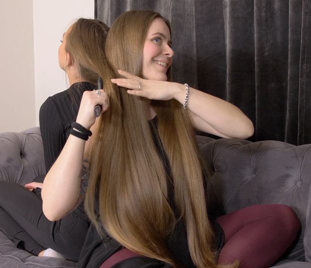 VIDEO - Twice the hair, twice the fun 2
