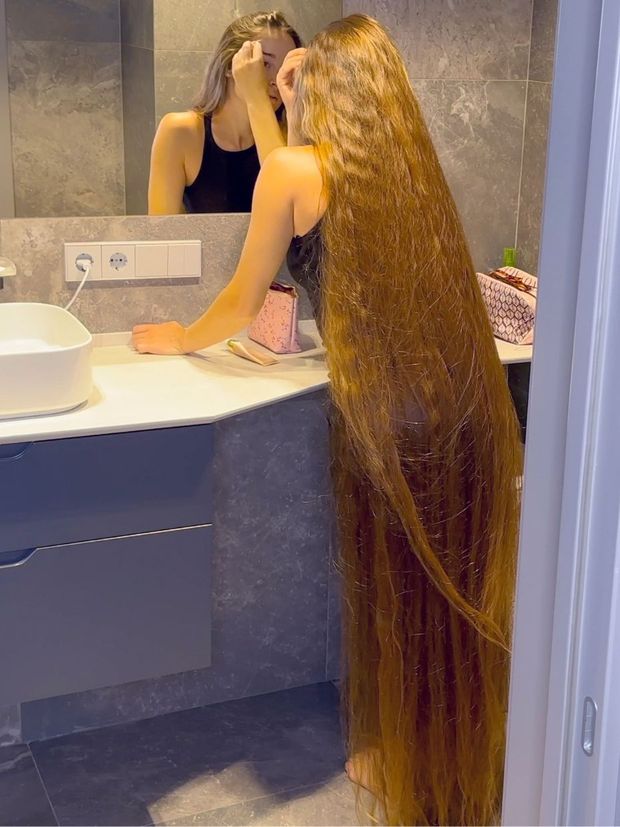 VIDEO - Enormous hair deluxe