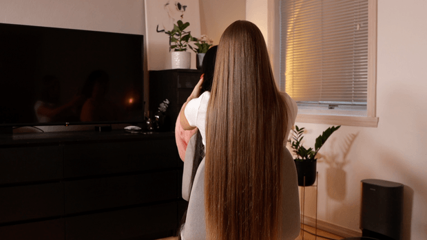 VIDEO - The longest ponytails Celina has ever made