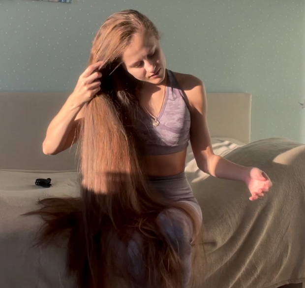 VIDEO - Kristina&#x27;s hair display show