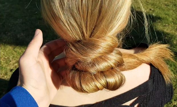 VIDEO - Blonde hair heaven