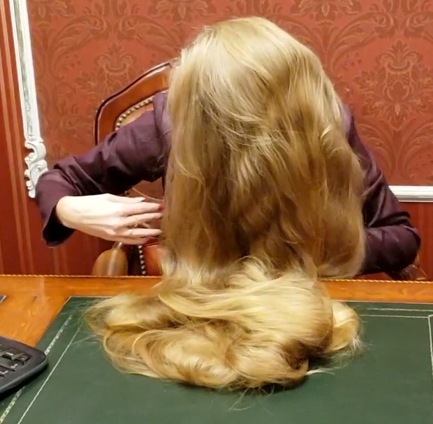 VIDEO - Business Rapunzel