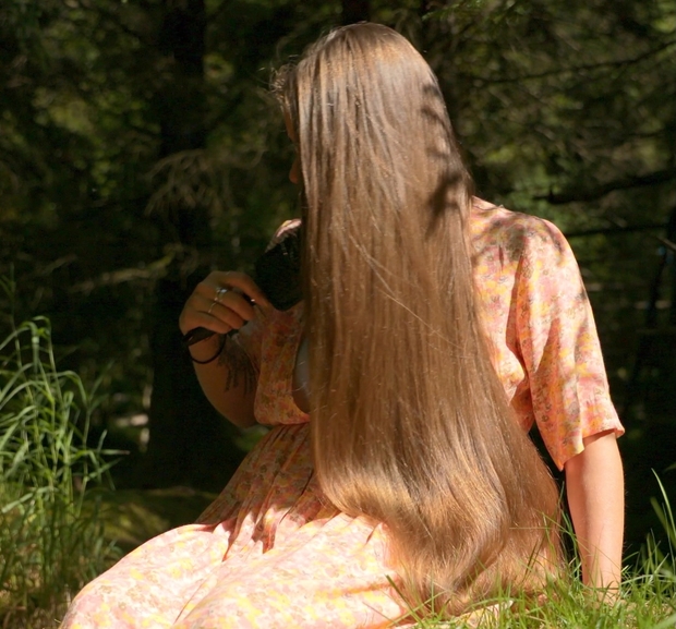 VIDEO - Magical hair brushing